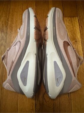 Nike Structure 26 Women's 8.5 Pink Road Running Shoes